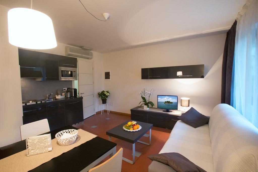 Lacroma Aparthotel Градо Номер фото