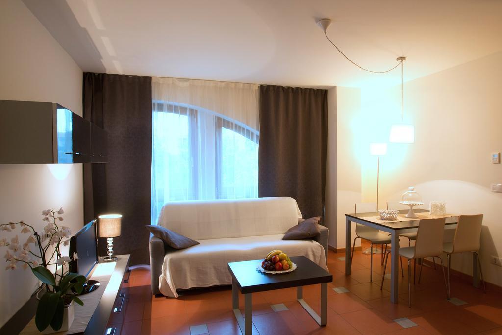 Lacroma Aparthotel Градо Номер фото